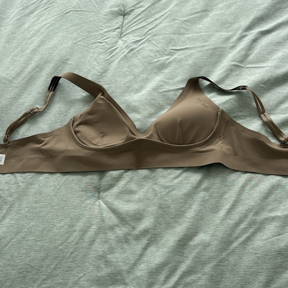 Alo Yoga Tab Workout Set. Never Worn - Picture 6 of 10